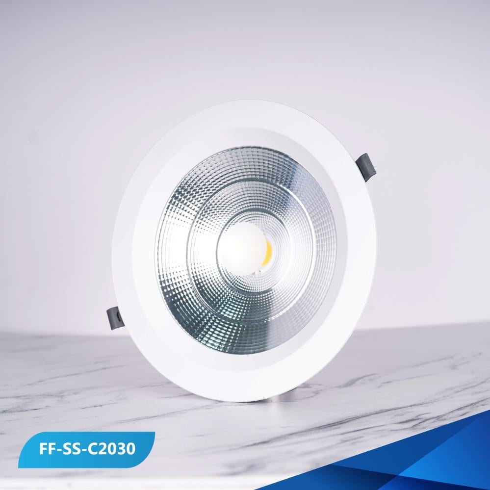 75a1294d-b225-4e66-b283-f6ada44913a5-1000x1000-f6qPr8kXUW39GlOdKaLjbzoRcFa55vhdUOmnGUtn كشاف ليد قوي